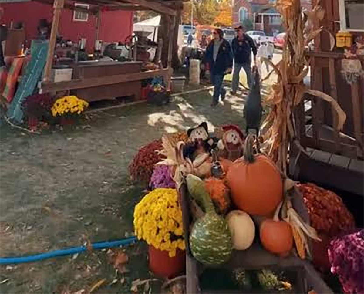 Visitors at the Parke County Covered Bridge Festival